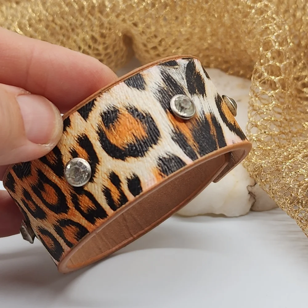 ❤️ Bracelet Animal Print Faux Leather Bracelet Crystals Snapped Adjustable